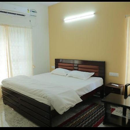 S V Home Stay Tirupati Esterno foto