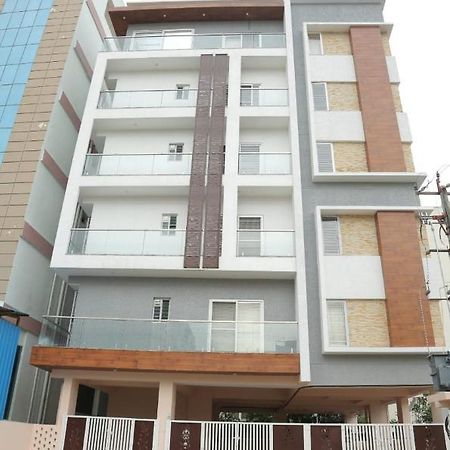 S V Home Stay Tirupati Esterno foto